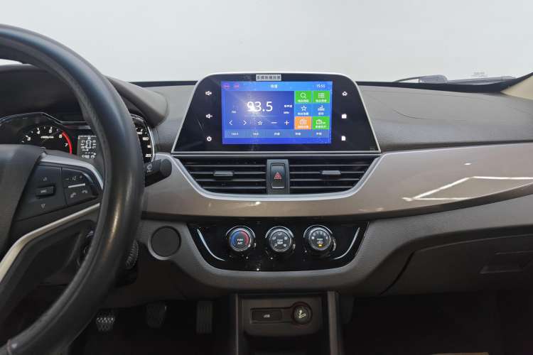 Used Baojun 310W 2017 1.5L Manual Fashion Model China V