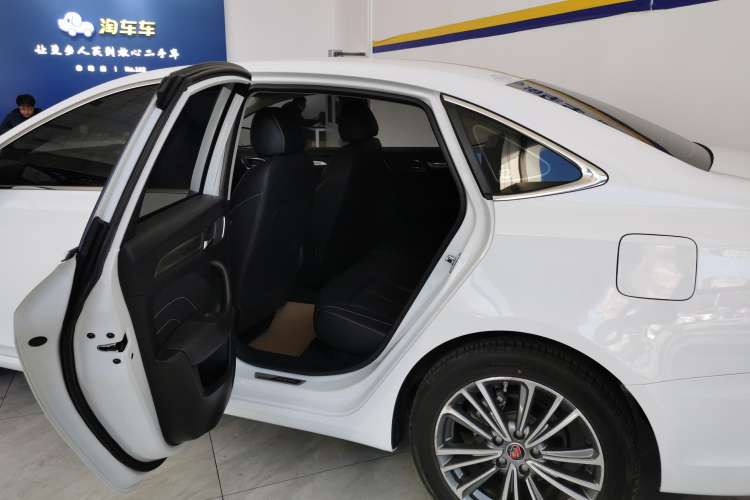 Used Roewe i6 2020 PLUS 1.6L CVT 4G Connected Glory Flagship Edition