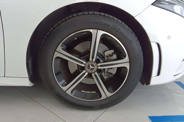 Used Mercedes-Benz A-Class 2022 Revised Version A 200 L Sport Sedan Fashionable Style