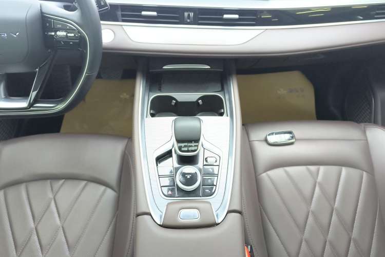 Used Chery Tiggo 8 PRO 2024 Champion Edition 290T Two-Wheel Drive Peak Version 7 Seats
