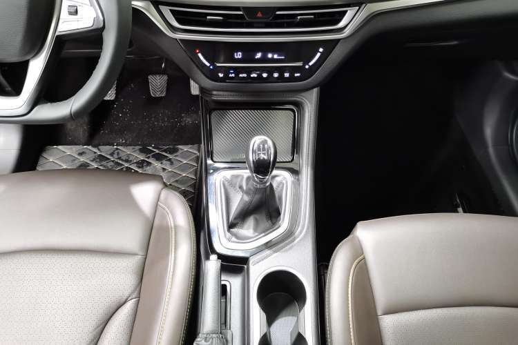Used CHANGAN CS35PLUS 2019 1.6L Manual Chuanlian Edition
