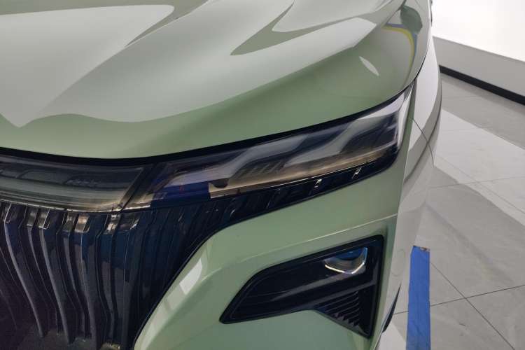 Used Dongfeng Aeolus Huge 2022 Mach Dual-Motor 1.5T MHD Dare-to-Dream Edition