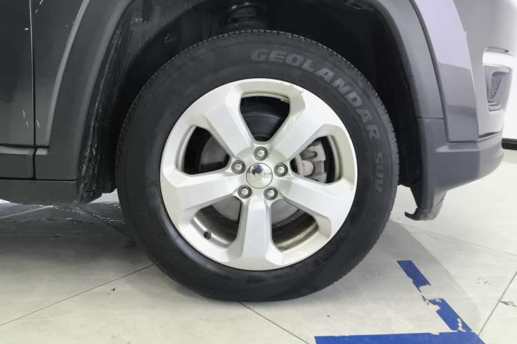 Used Jeep Compass 2017 200T Automatic Family Edition
