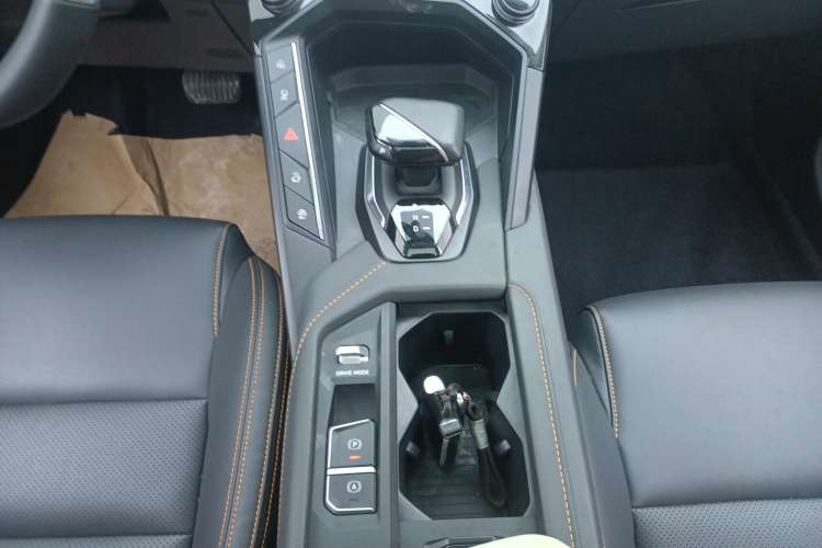 Used Lynk & Co 06 EM-P 2022 PHEV 84 km Range Pro Version