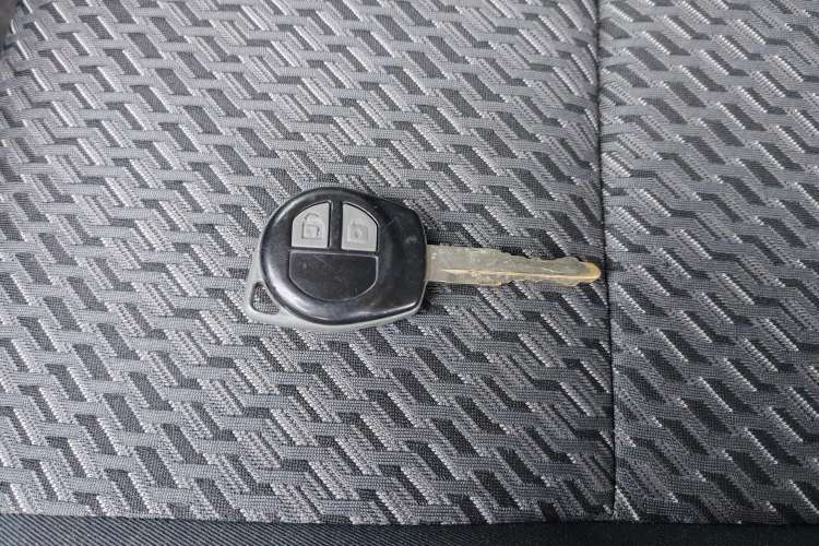 Used Suzuki Jimny 2015 1.3L AT JLX Navigation Edition