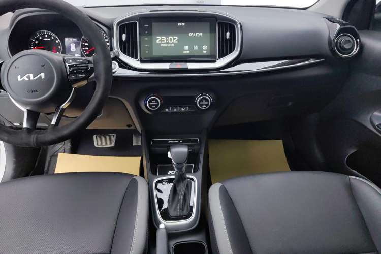 Used Kia kx1 Stonic 2021 1.4L CVT Sunroof Model