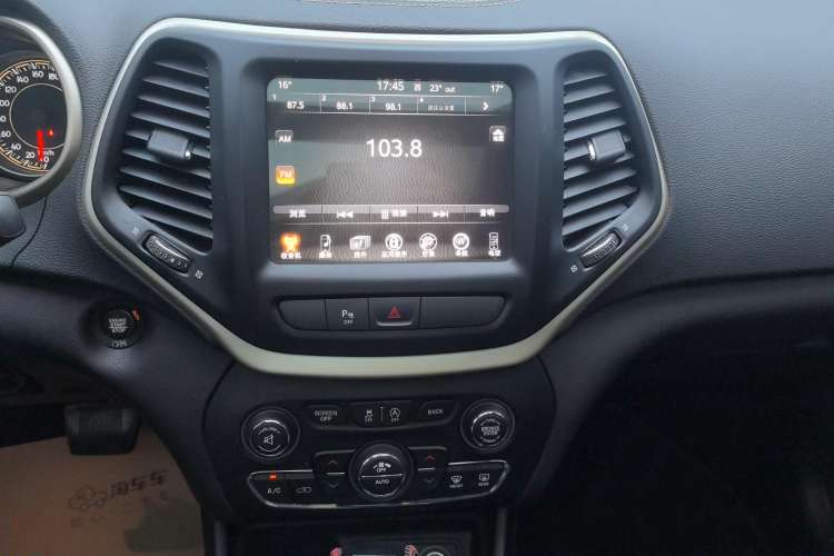 Used Jeep Cherokee 2017 2.0L Superior Edition