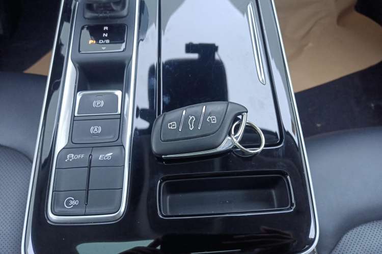 Used Roewe i6 MAX 2020 300TGI Automatic "Swell Cool Smart Drive" Edition
