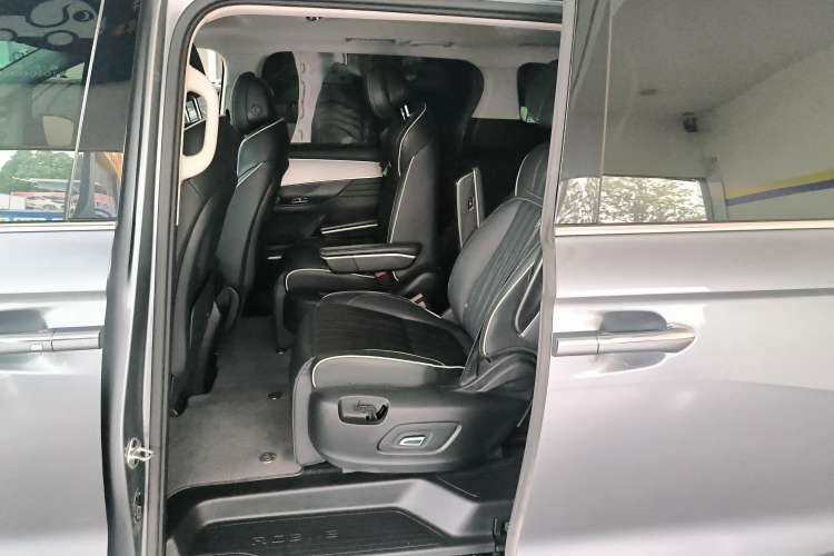 Used Roewe iMAX8 2022 400TGI Flagship Edition