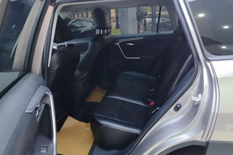 Used Toyota RAV4 2021 2.0L CVT Two-Wheel Drive Fashion Edition