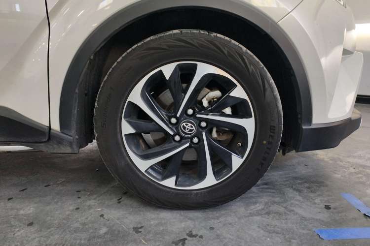 Used Toyota IZOA 2020 2.0L Yichi Version