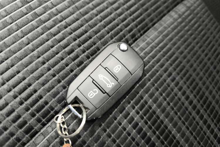 Used Peugeot 3008 2016 1.6THP Automatic Classic Edition