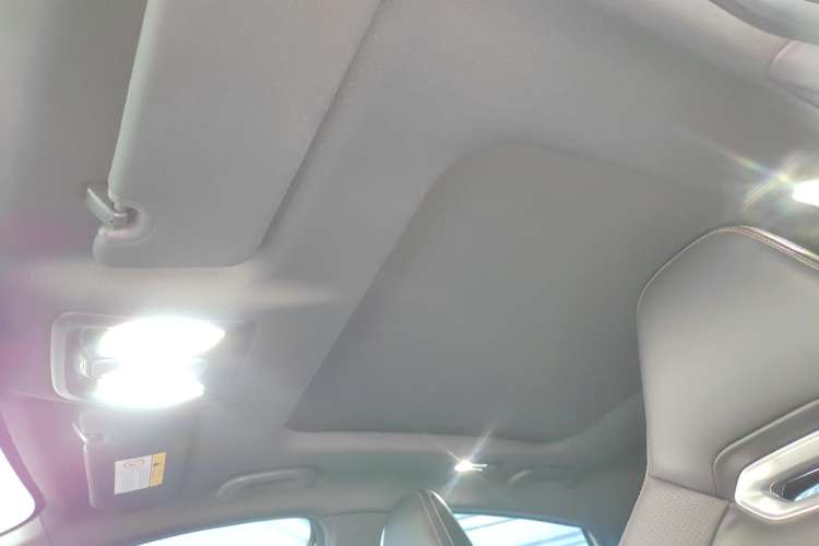 Used Changan UNI-V 2023 1.5T Prestige Model
