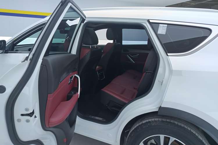 Used JETOUR X70 PLUS 2022 1.5T CVT Mountain 7-Seater
