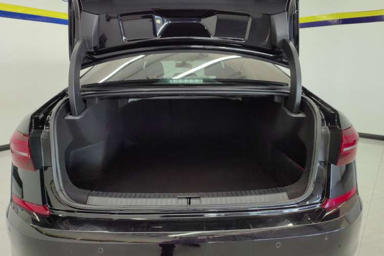 Used Volkswagen Passat 2019 330TSI Elite Edition China VI
