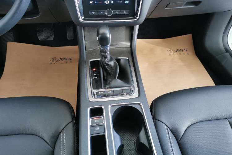 Used Roewe i6 2020 PLUS 1.6L CVT 4G Connected Glory Flagship Edition
