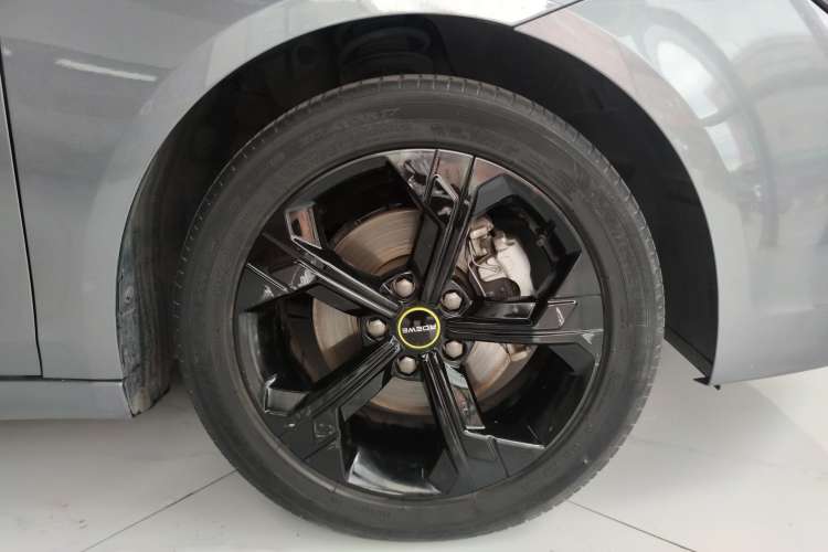 Used Roewe i6 MAX 2020 300TGI Automatic Cool & Stylish Skyroof Edition
