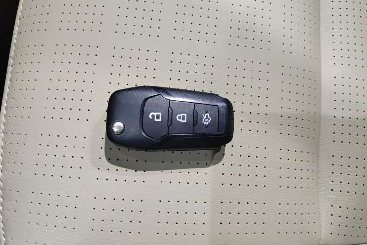 Used Ford Escort 2015 1.5L Automatic Fashion Model