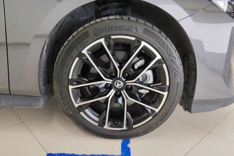 Used CHANGAN UNI-V iDD 2024 Blue Whale Smart Electric iDD 136km Luxury Model