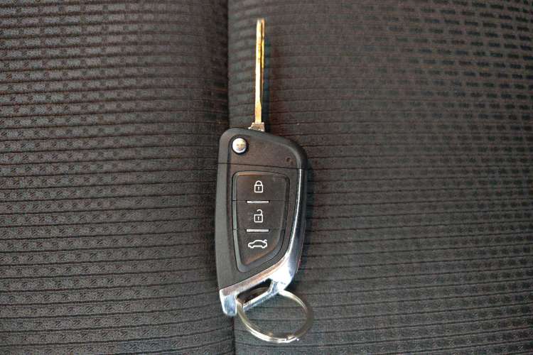 Used Toyota YARiS L Zhi Xiang 2022 1.5L CVT Leading PLUS Edition Vehicle Key