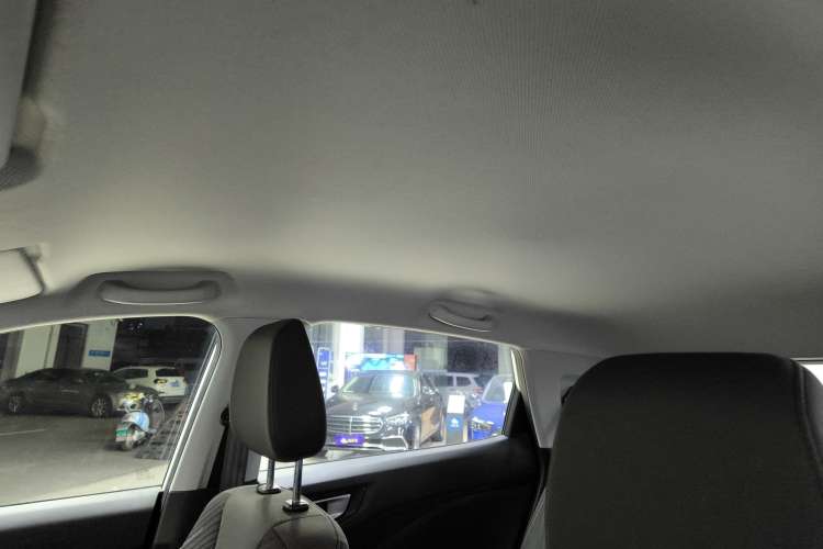 Used Wuling Alvez 2022 1.5L Manual Free-Style Model Headliner