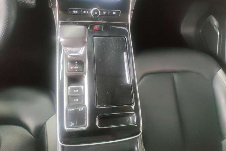Used Roewe i6 MAX 2020 300TGI Automatic Cool & Stylish Skyroof Edition
