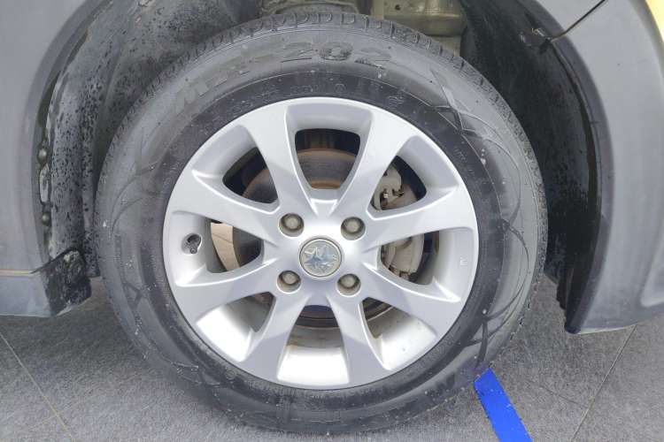 Used Venucia R50X 2013 1.6L Automatic Model