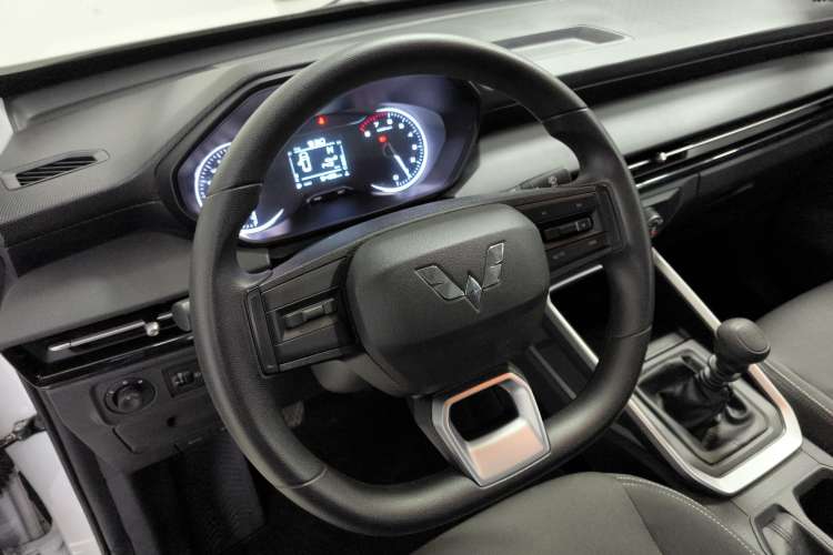 Used Wuling Alvez 2022 1.5L Manual Free-Style Model Steering Wheel