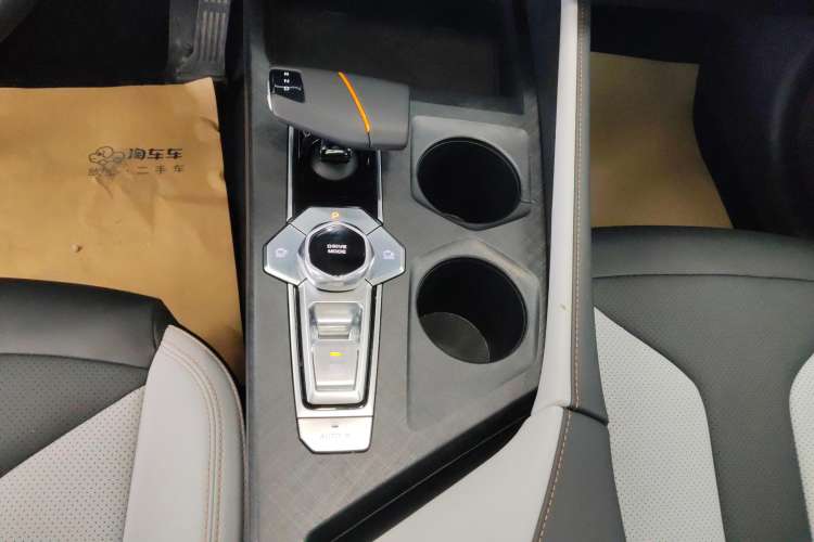 Used CHANGAN UNI-V iDD 2024 Blue Whale Smart Electric iDD 136km Luxury Model