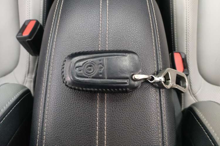 Used Ford Escape 2020 EcoBoost 245 Two-Wheel-Drive Titanium Edition