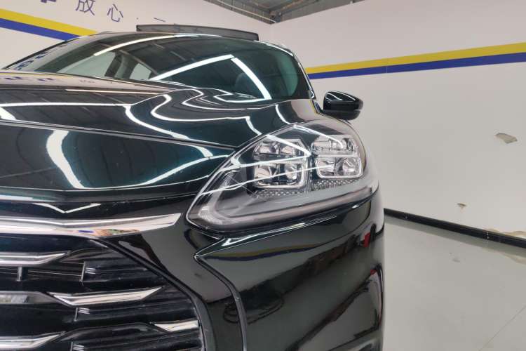 Used Ford Escape 2020 EcoBoost 245 Two-Wheel-Drive Titanium Edition
