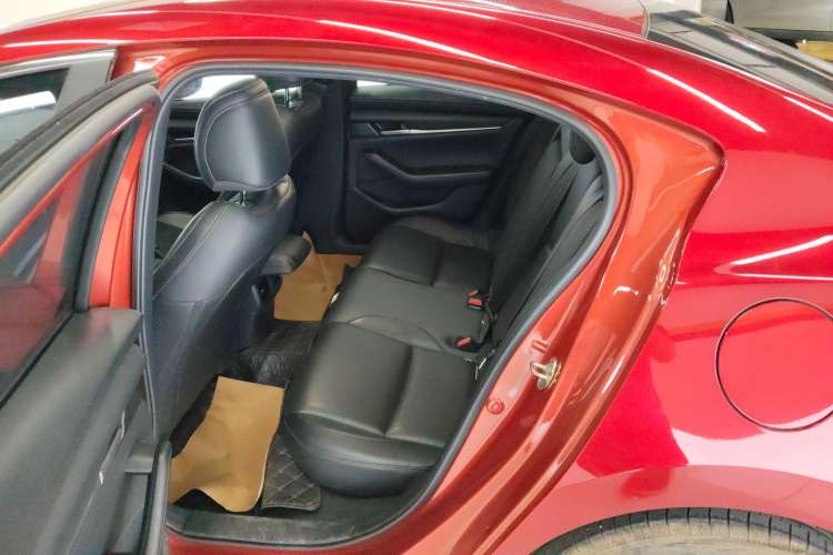 Used Mazda Mazda 3 Axela 2020 1.5L Automatic Luxury Version
