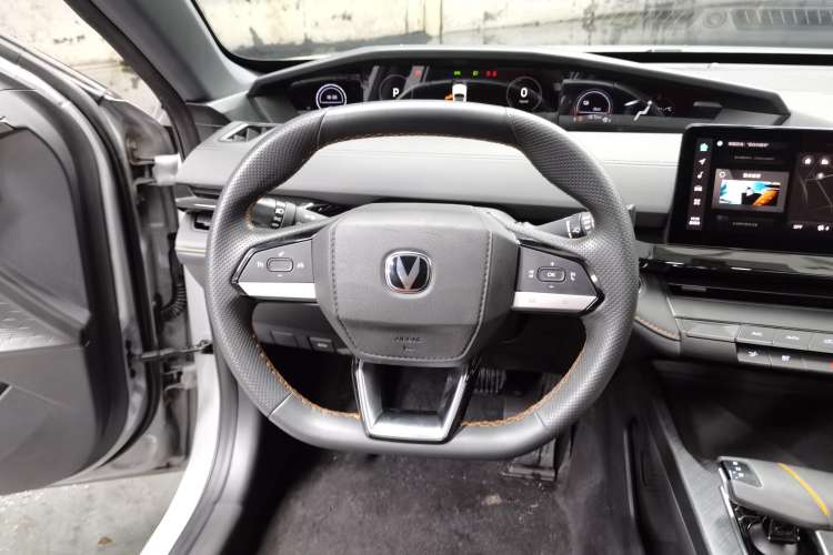 Used CHANGAN UNI-V iDD 2023 Zhidian iDD 1.5T 113km Smart & Fun Version (Rapid Edition)