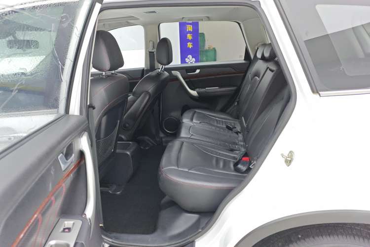 Used Haval H6 2015 Upgraded Model 1.5T Manual Two-Wheel Drive Prestige Version