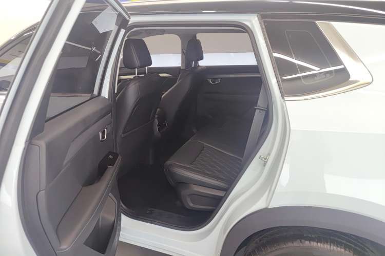 Used Wuling Asta 2022 2.0L DHT Electric-Speed Version