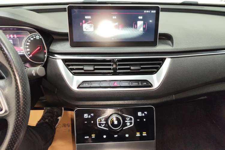 Used Hongqi H5 2022 Classic Model 1.5T DCT Flagship Edition
