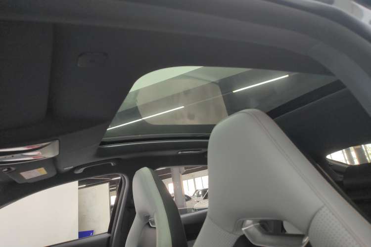 Used Changan UNI-V iDD 2024 Blue Whale Smart Electric iDD 136km Luxury Model