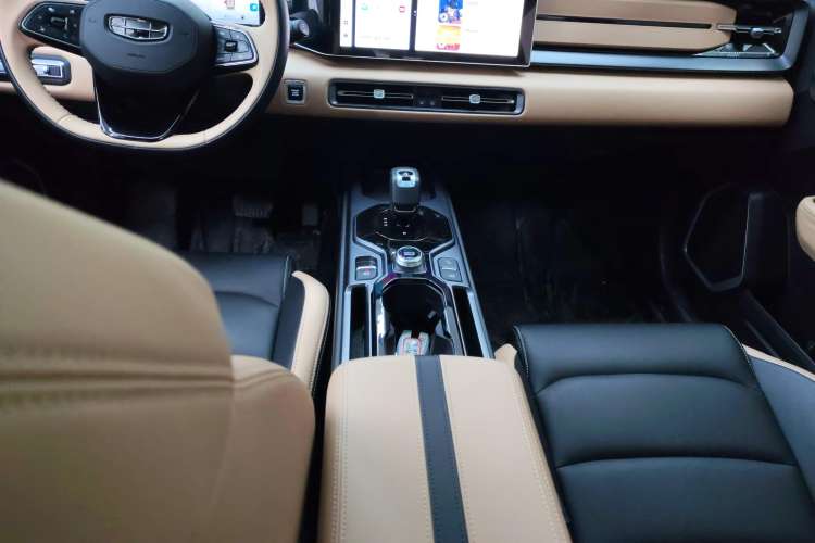 Used Geely Auto icon 2025 Linglong 1.5TD Jinxi Edition Gear Lever