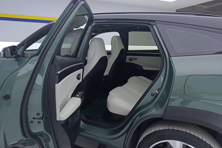 Used Geely Galaxy L7 2024 1.5T 115 km Starship Dragon Edition Right Rear Seat