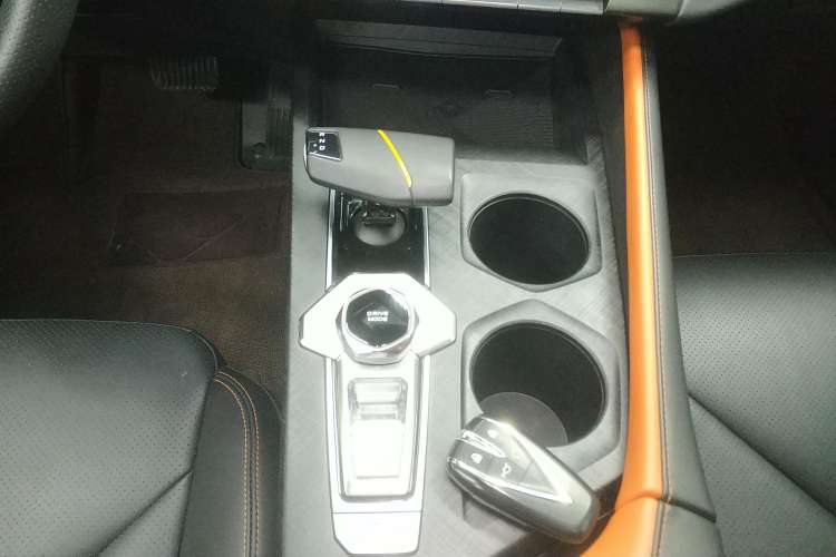 Used Changan UNI-V 2022 1.5T Prestige Version
