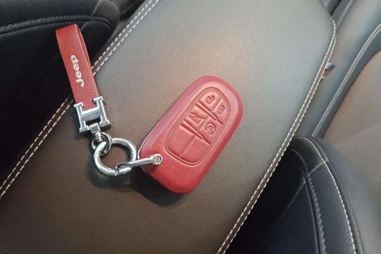 Used Jeep Cherokee 2020 2.0L Two-Wheel Drive Classic Sports Edition