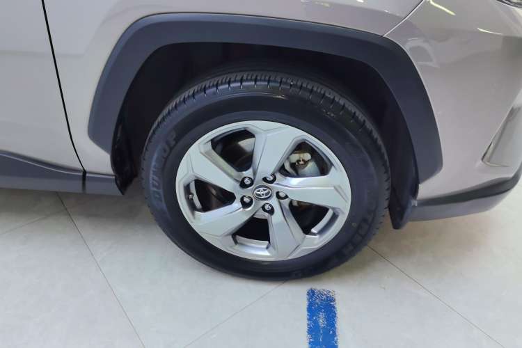 Used Toyota RAV4 2021 2.0L CVT Two-Wheel Drive Fashion Edition