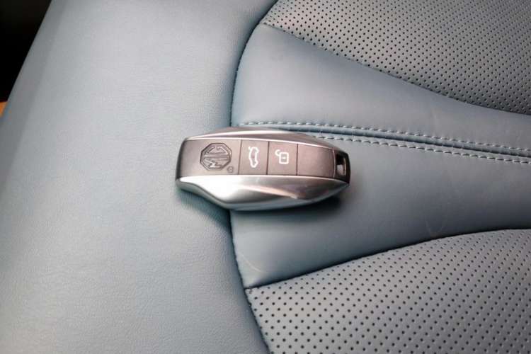 Used MG 7 2023 2.0T Automatic Trophy+ Ignition Glory Edition
