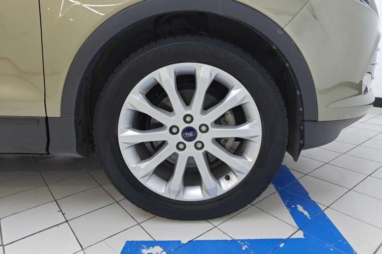 Used Ford Kuga 2013 1.6L GTDi Two-Wheel-Drive Trend Model