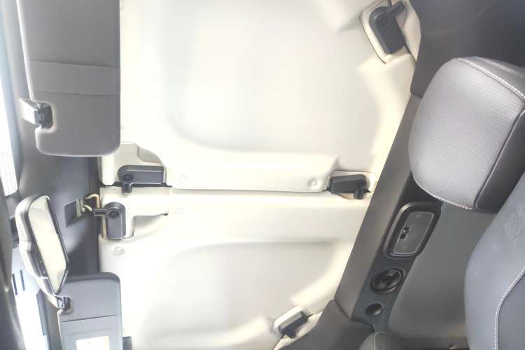 Used BAIC Off-Road BJ40 2019 2.3T Automatic Four-Wheel Drive Ring the Tower Champion Edition China VI Headliner