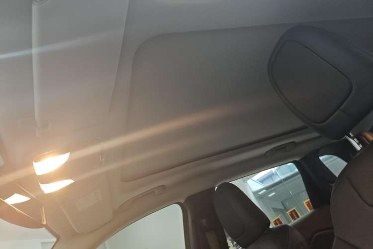 Used Jeep Cherokee 2020 2.0L Two-Wheel Drive Classic Sports Edition