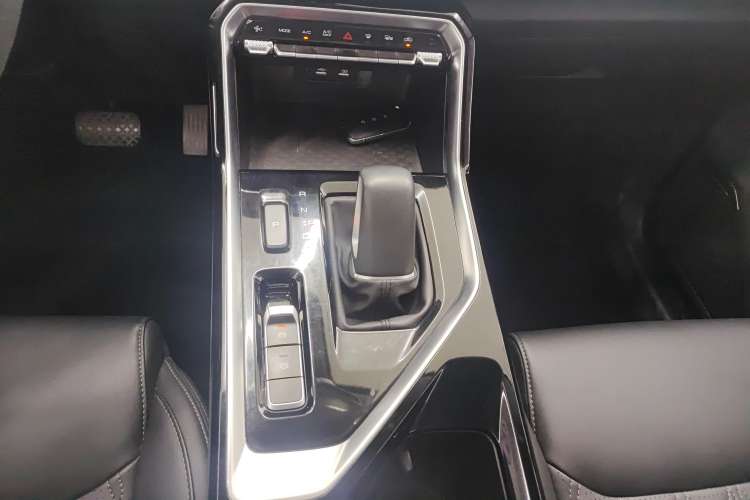 Used Wuling Asta 2022 2.0L DHT Electric-Speed Version