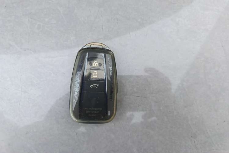 Used Toyota Camry 2021 2.0G Luxury Edition
