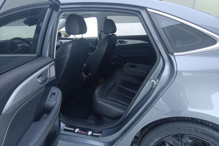 Used Roewe i6 MAX 2020 300TGI Automatic "Swell Cool Smart Drive" Edition
