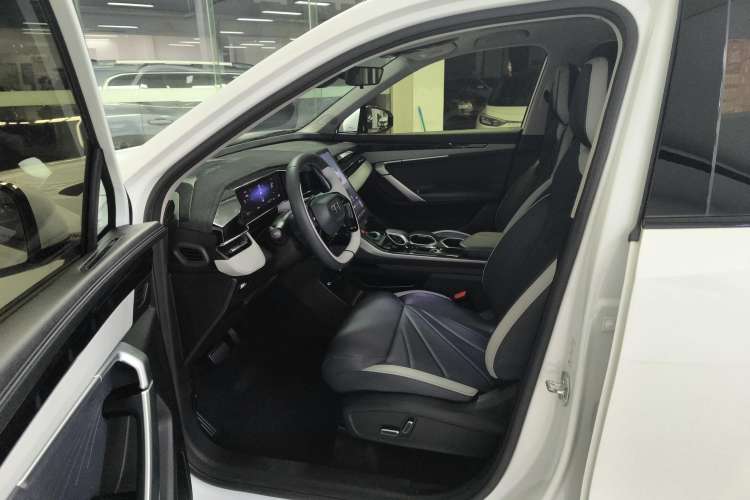 Used Geely Auto FX11 2023 1.5TD DCT Glory Edition
